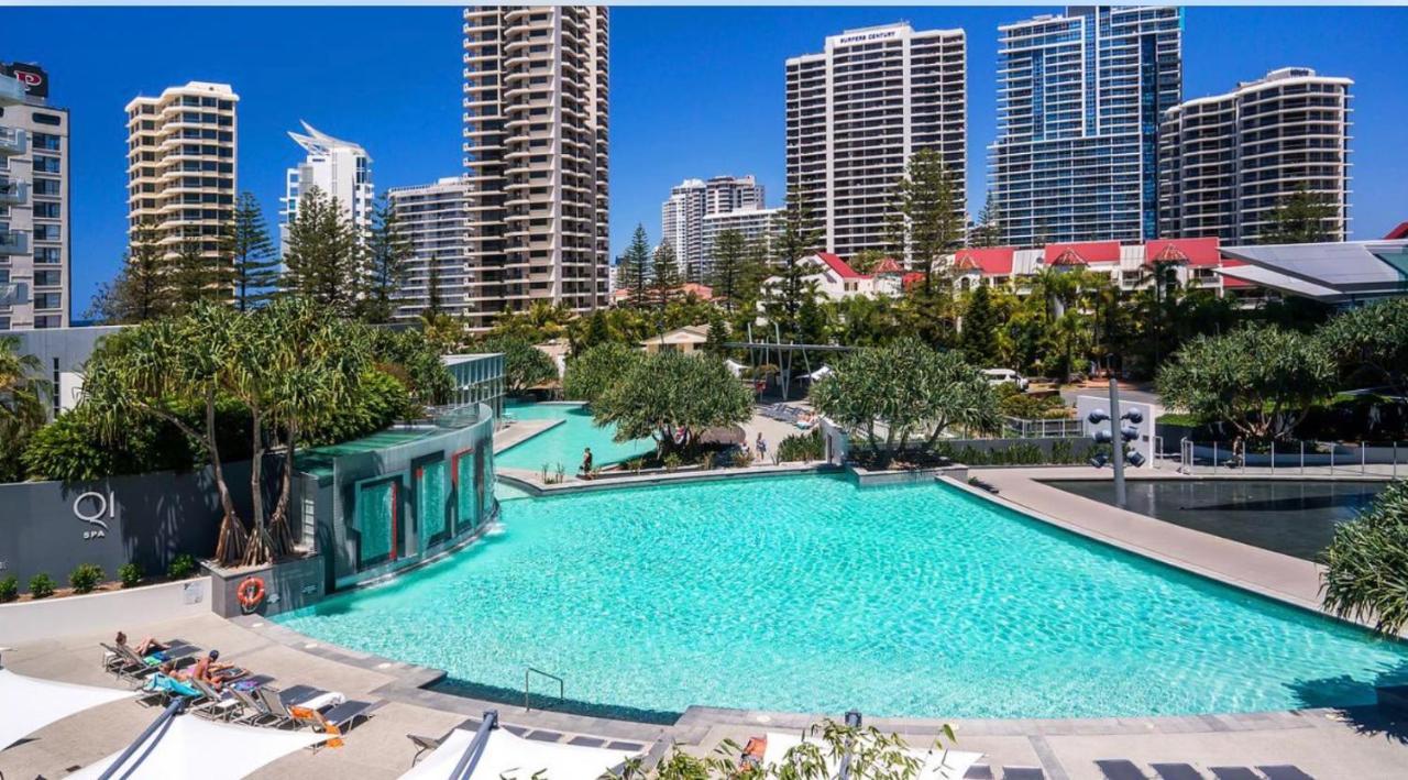 Iconic Q Resort Ocean View Gold Coast Exterior photo